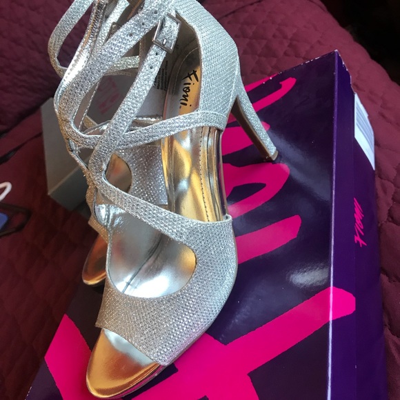 Heels - Picture 4 of 5